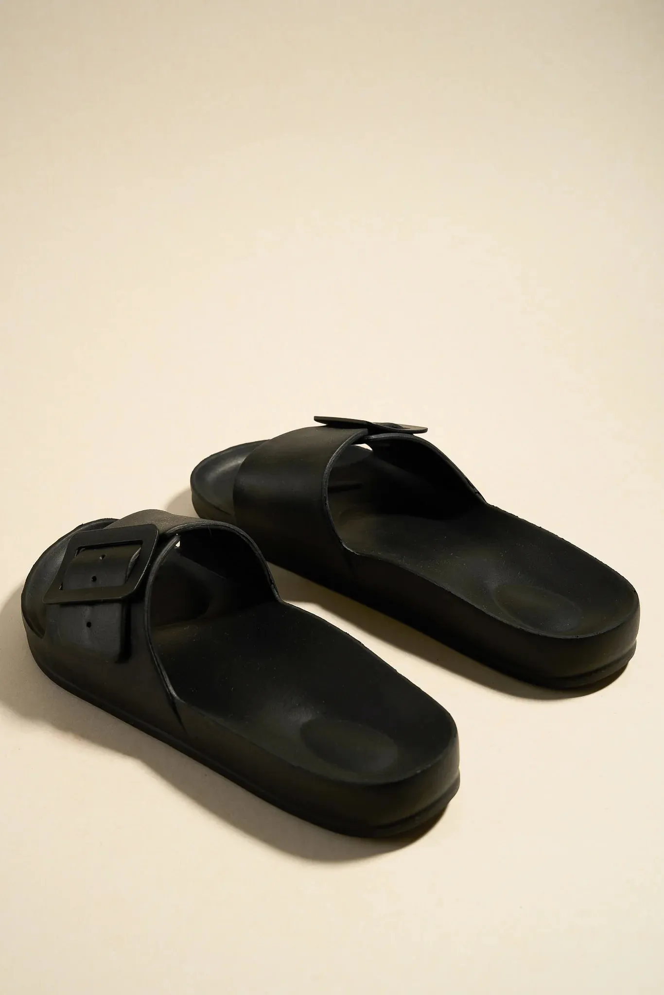 Cool Black Single Buckle Slides