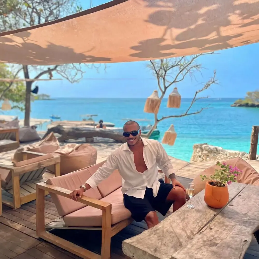 Paue Beach Lounge – Relax in the Rosario Islands’ Hidden Paradise
