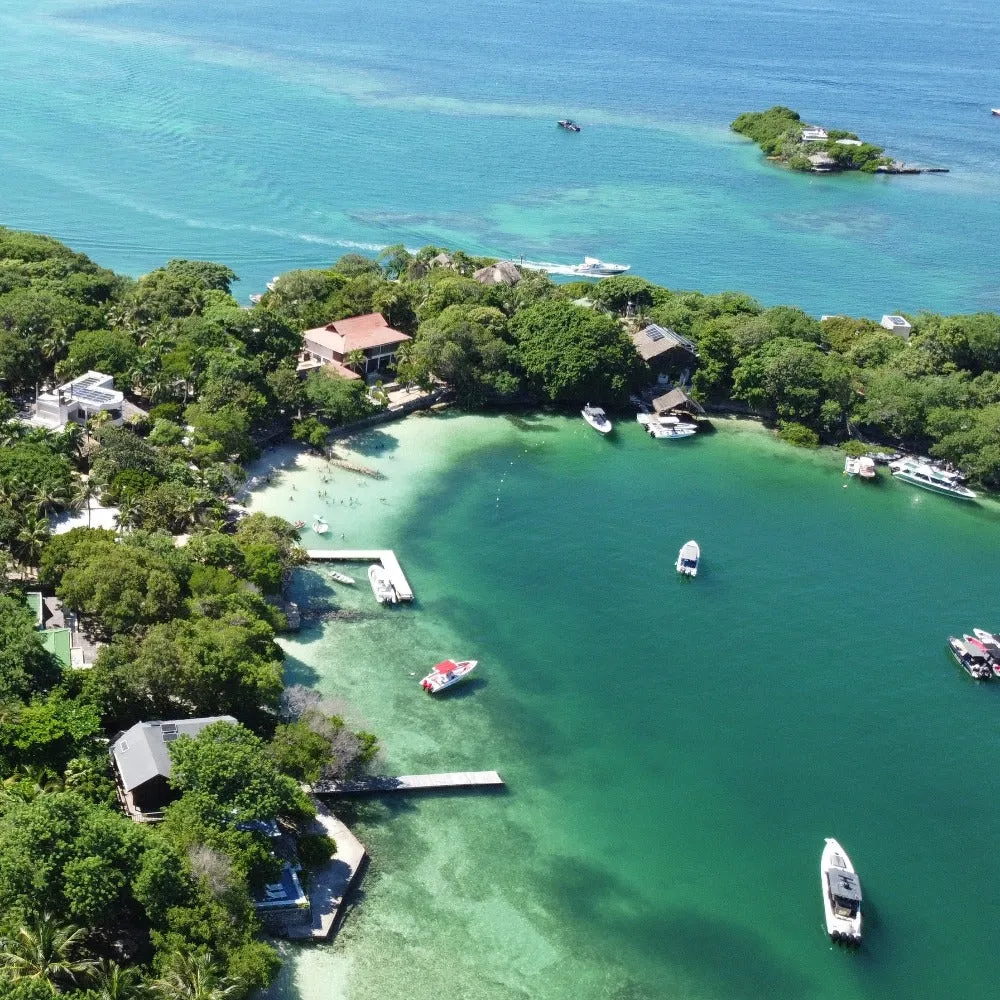 Paue Beach Lounge – Relax in the Rosario Islands’ Hidden Paradise