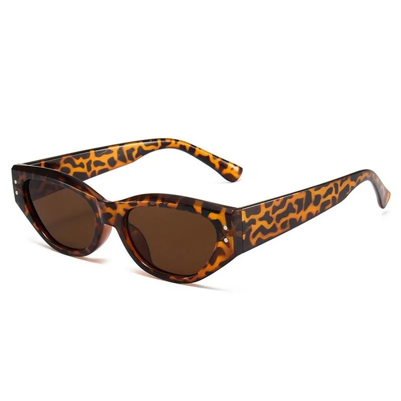 Reflective Retro Womens Sunglasses for Stylish Travel Adventures