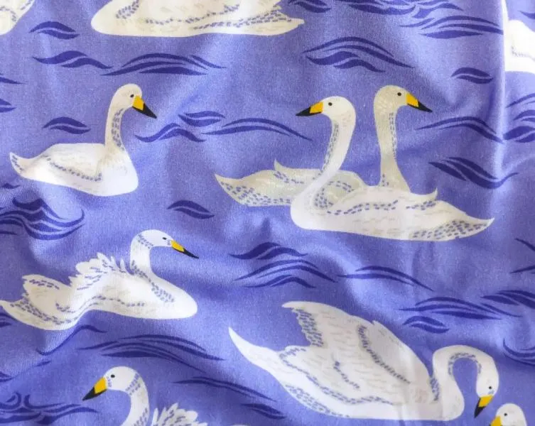 Short Robe - Swimming Swans -