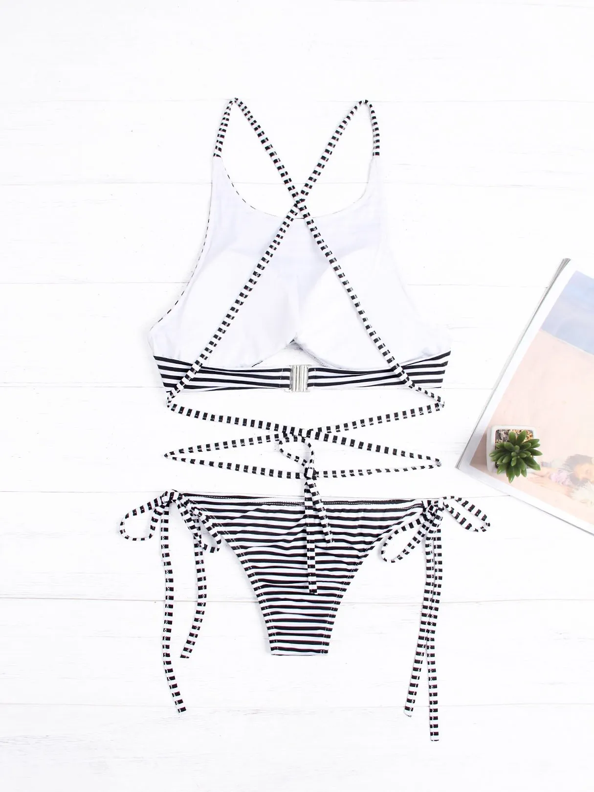 Wholesale Black Round Neck Sleeveless Lace-Up Bikinis