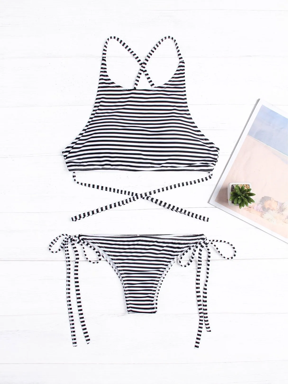 Wholesale Black Round Neck Sleeveless Lace-Up Bikinis