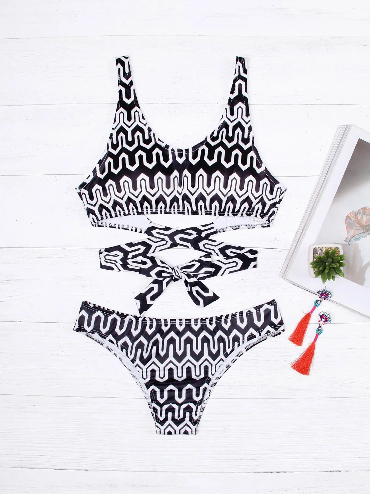 Wholesale Black V-Neck Sleeveless Geometrical Printed Lace-Up Bikinis