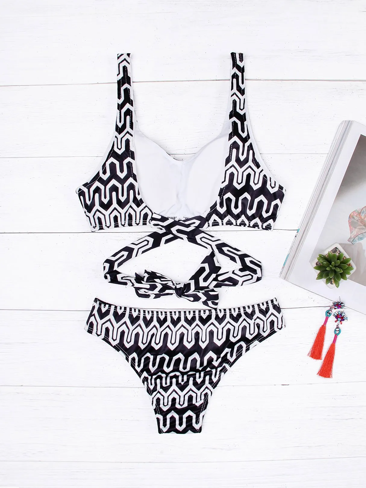 Wholesale Black V-Neck Sleeveless Geometrical Printed Lace-Up Bikinis